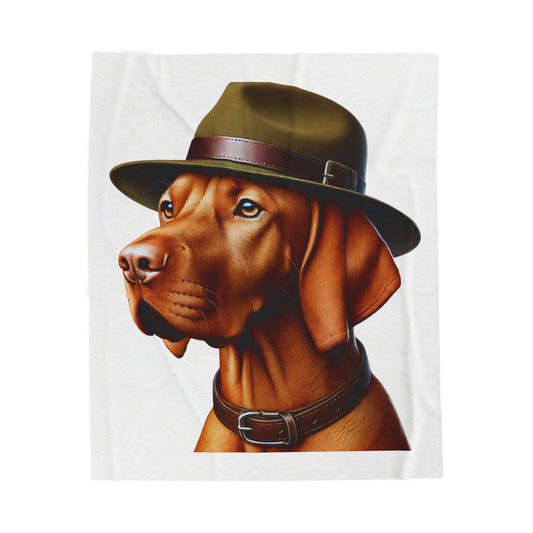 Vizsla Wearing a Campaign Hat - Sherpa Blanket